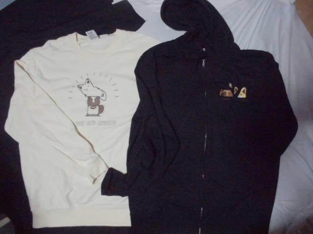 タヌキとキツネ パーカー 黒 トレーナー ベージュ 共にフリーサイズ 中古拍卖