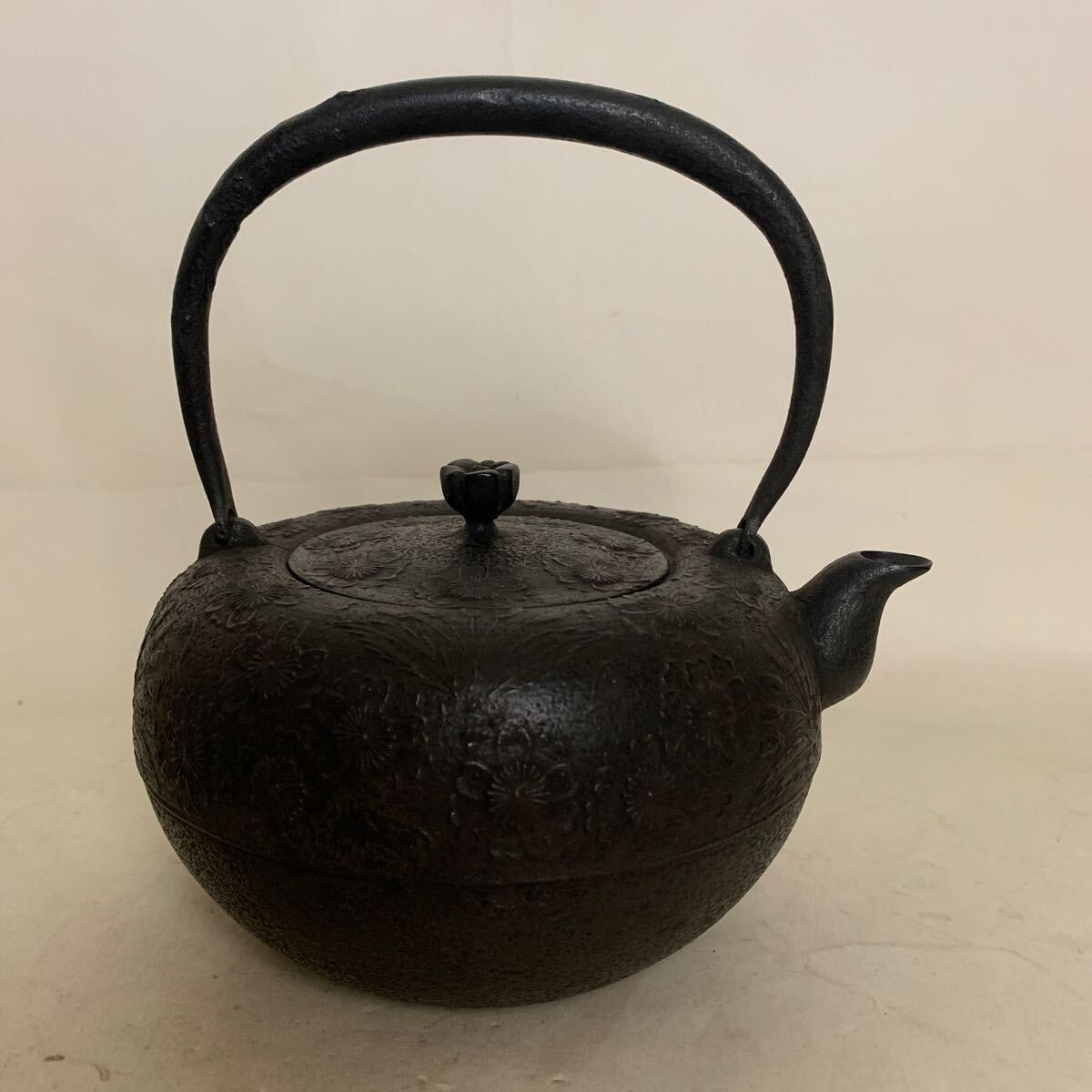 南部鉄瓶 鉄瓶 薫山 検:煎茶道具 茶道具 丸盆 盛久 仁左衛門拍卖