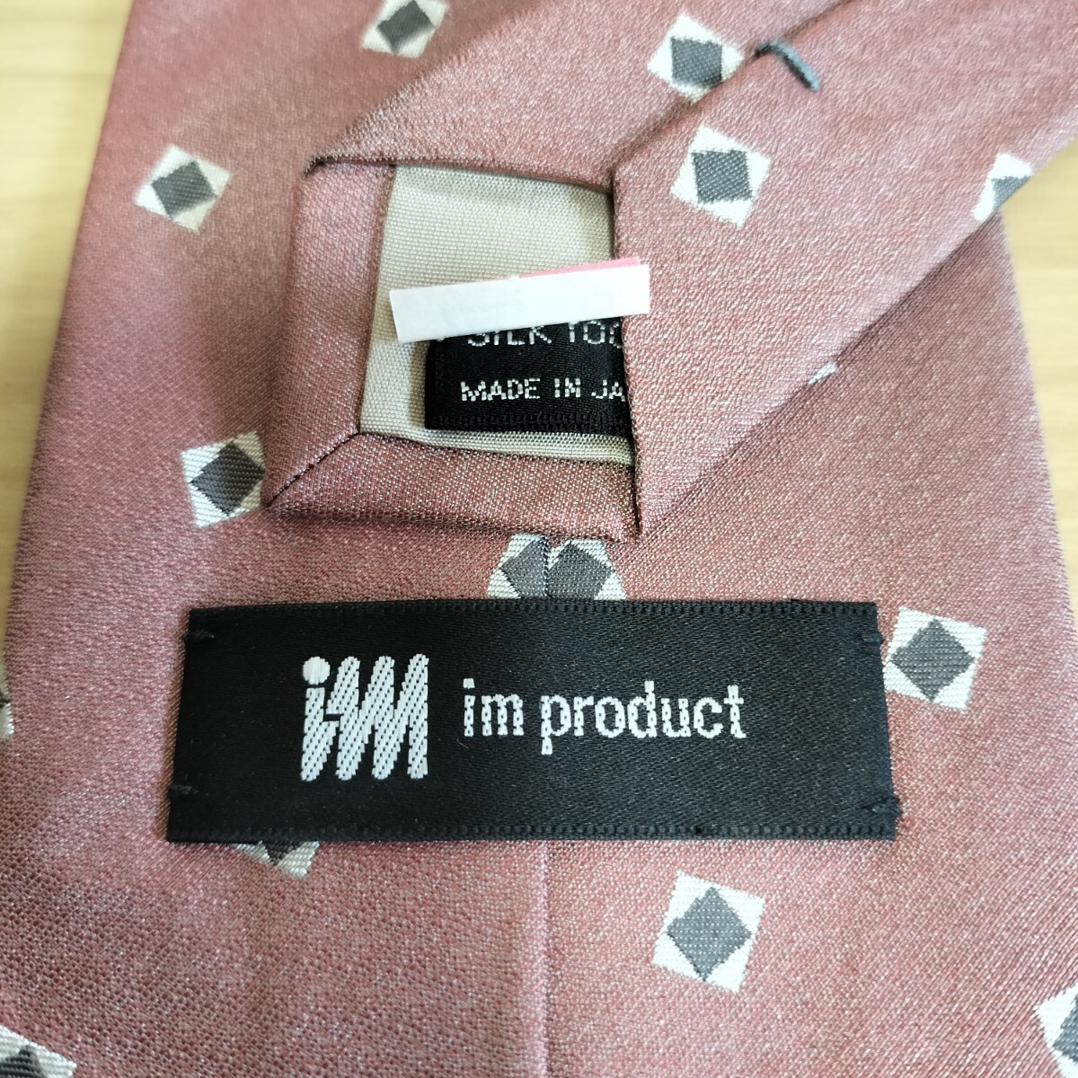 イッセイミヤケ(ISSEY MIYAKE)ピンク灰色四角ドットネクタイ拍卖
