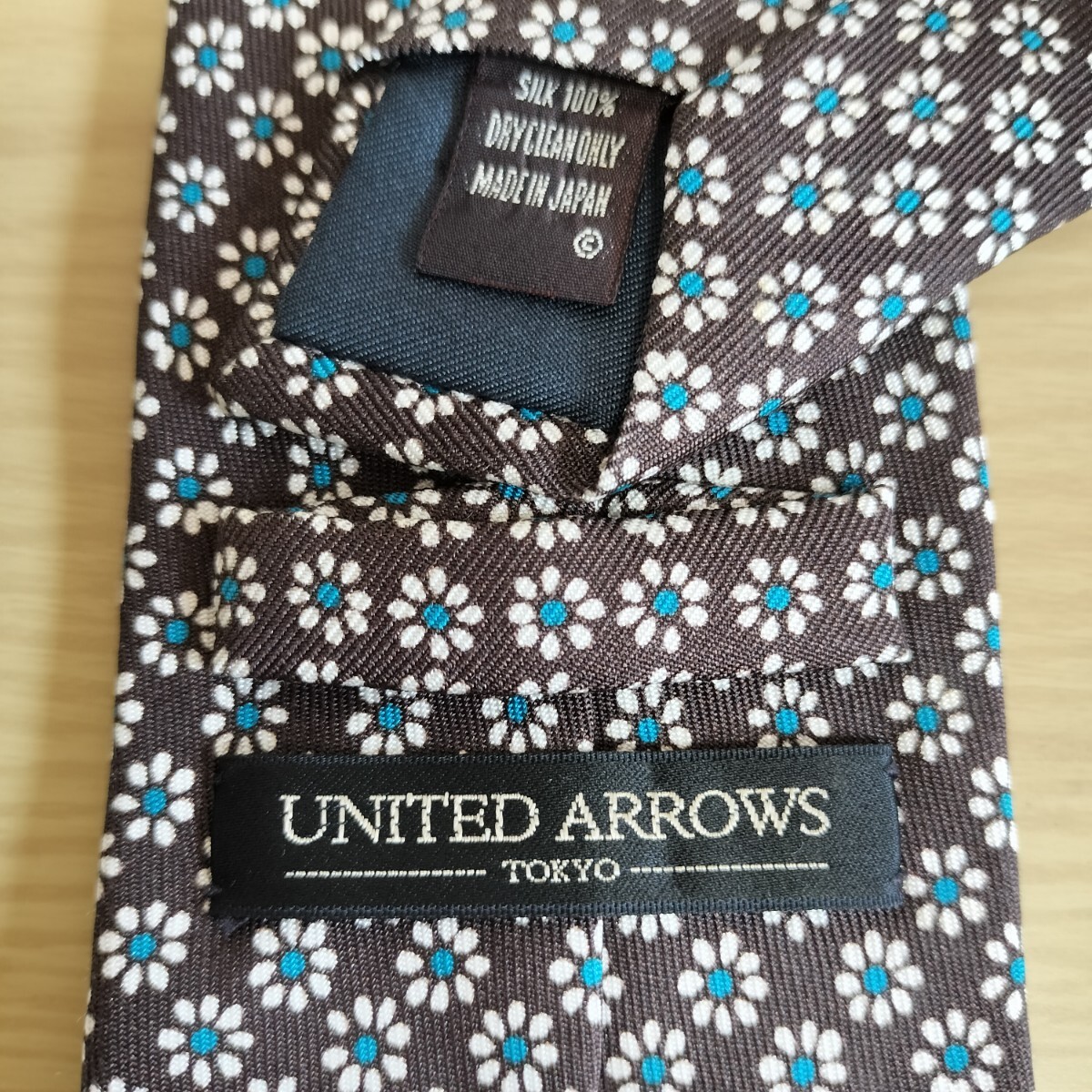 ユナイテッドアローズ(UNITED ARROWS)茶花びら丸模様ネクタイ拍卖