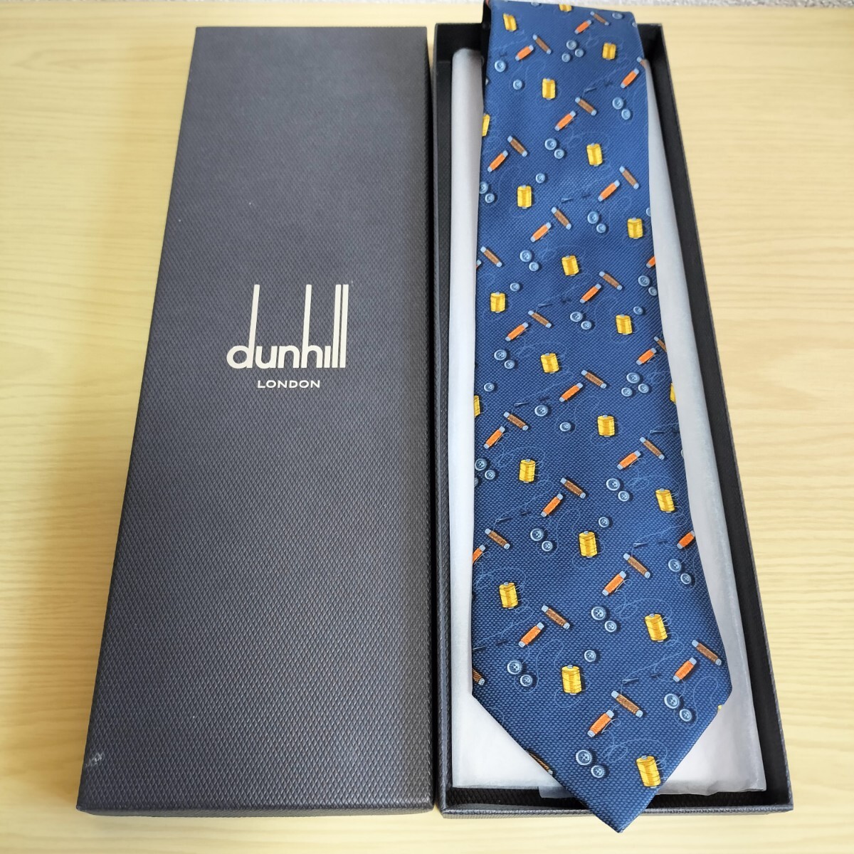 ダンヒル(Dunhill)紺お裁縫セット模様ネクタイ拍卖