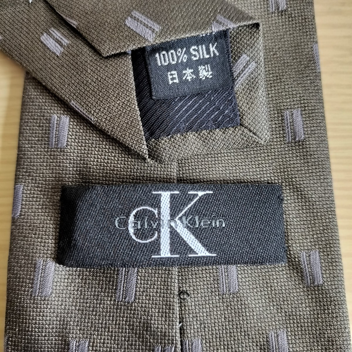 カルバンクライン(Calvin Klein)グレー灰色長方形ドットネクタイ拍卖