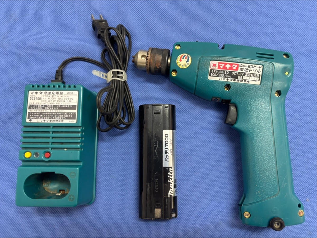513☆ マキタ電池ドリル 6012D/充電器DC9700/バッテリー7000/makita3点セット/中古拍卖