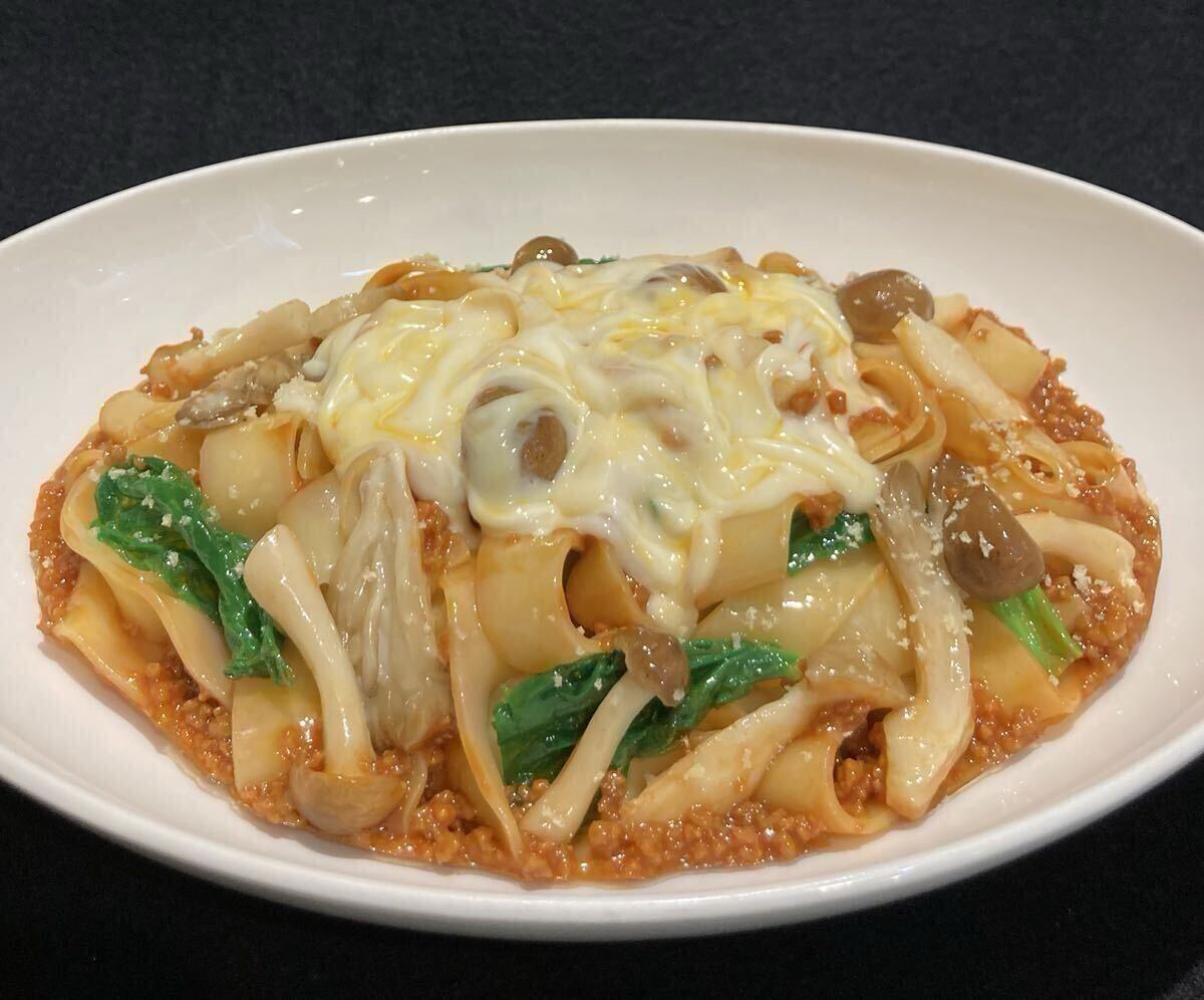 食品サンプル フィットチーネパスタ きのこボロネーゼチーズ拍卖