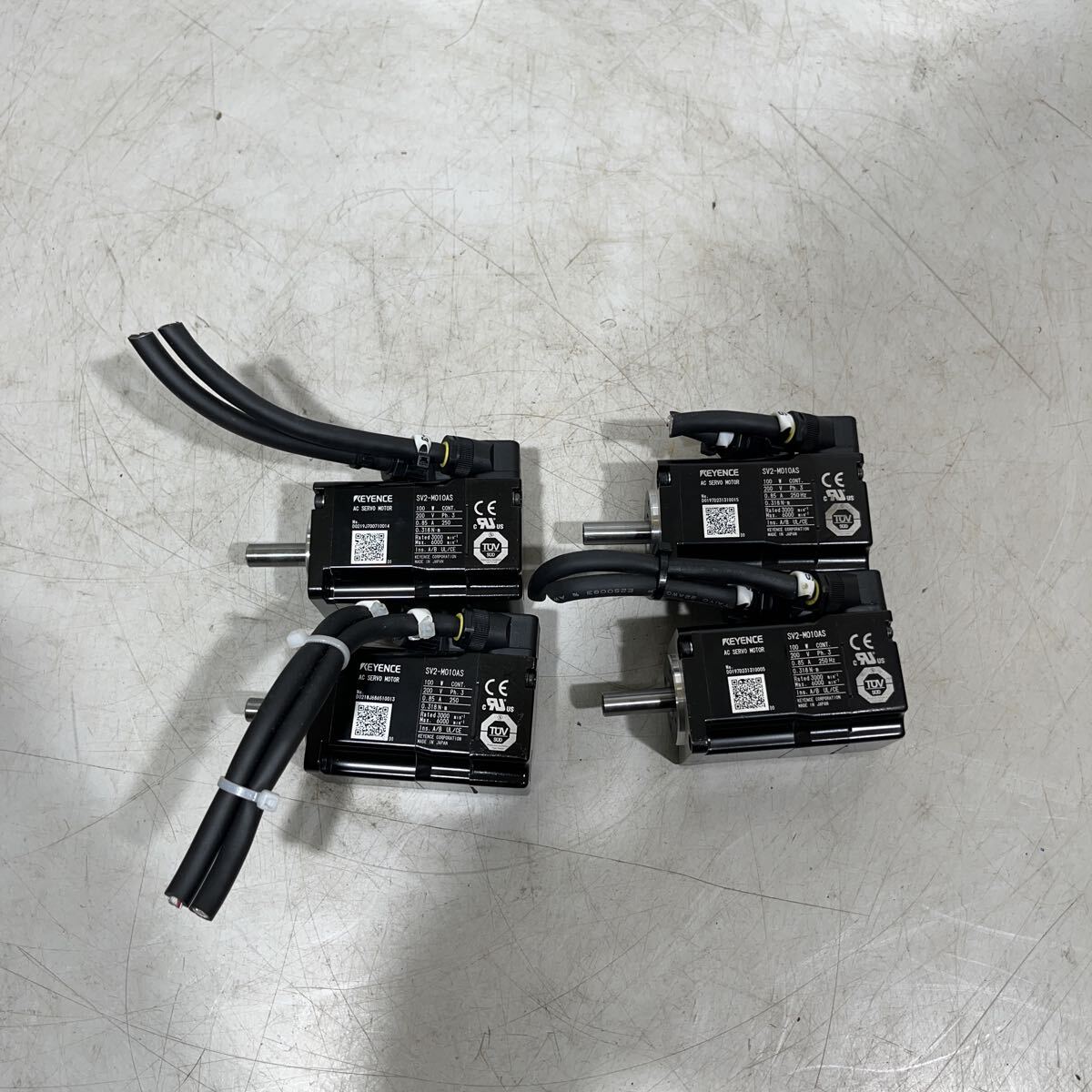 GB-5657 KEYENCE ★キーエンス ACサーボモータ SV2-M010AS 4点セット拍卖