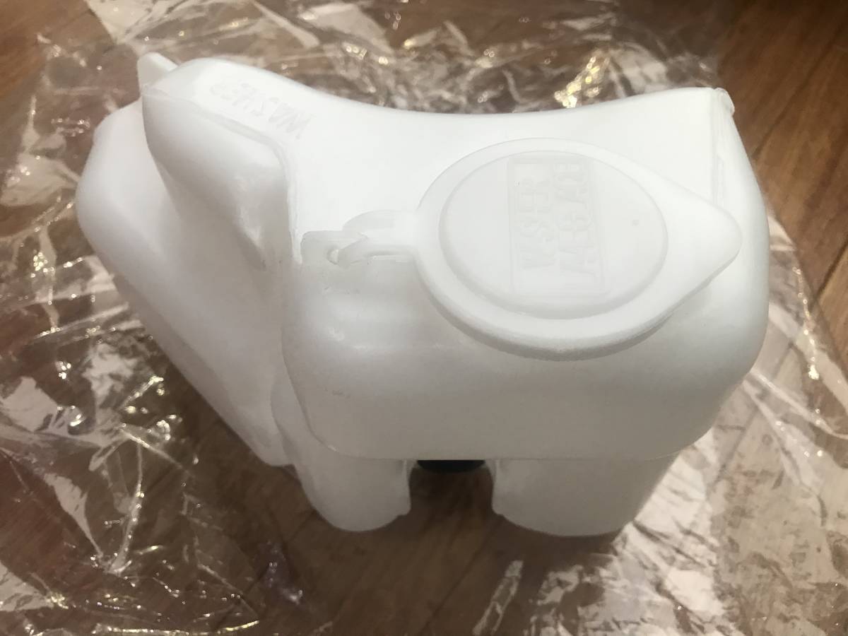 ■■■④在庫有すぐ発送 即納 即決 トヨタ純正 新品 希少 レビン トレノ AE86 ウインドウォッシャータンク 2ドア用 4AG拍卖