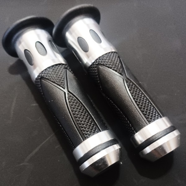 モンキー ゴリラ Z50J AB27 モンキー125 JB02 グロム MSX125 JC61 JC75 汎用 アルミ ラバー グリップ ハンドル バーエンド アクセル 銀拍卖