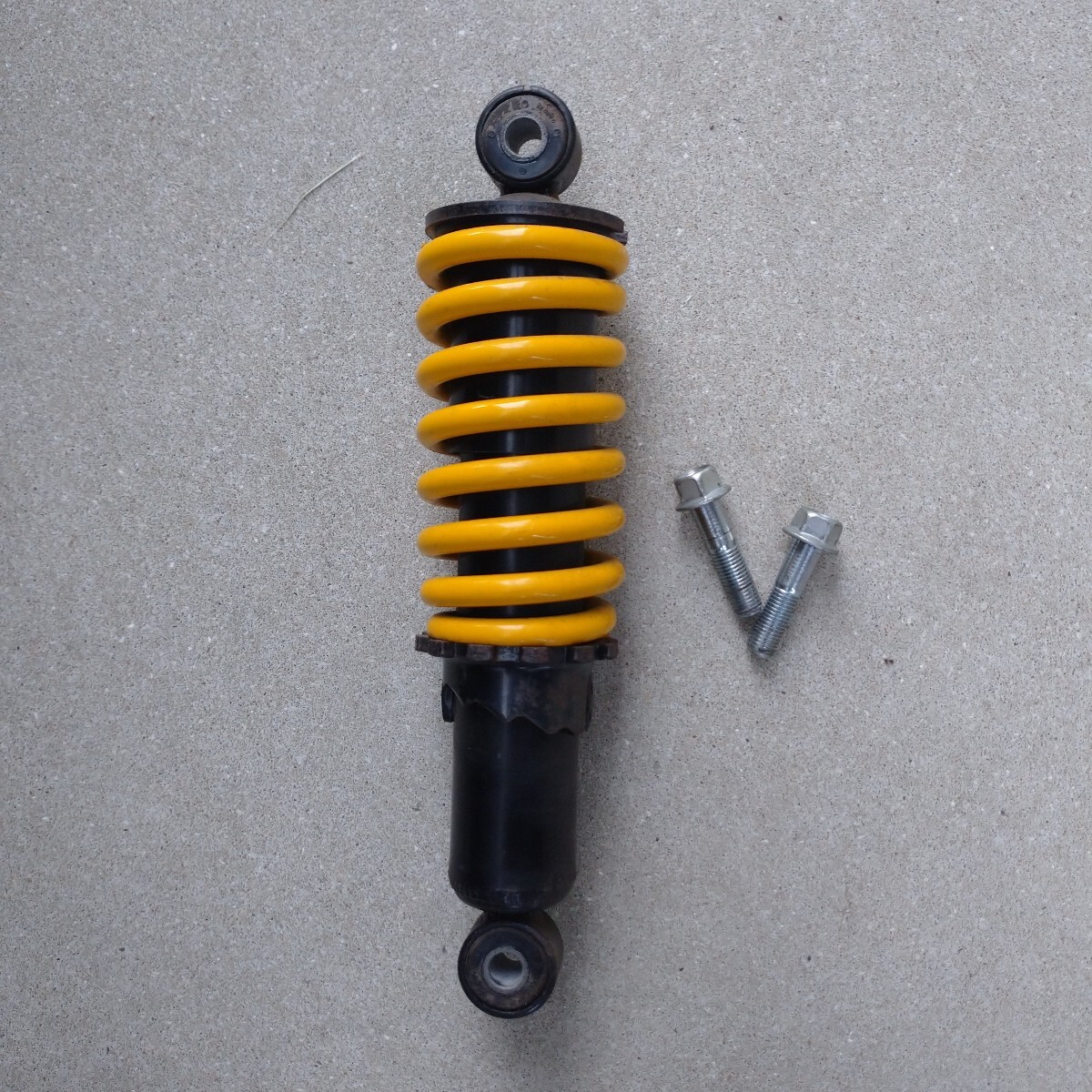 ★UNILLI★ATV50★4輪バギー★ユナリ★リア★サスペンション★1本★中古★走行距離217.7km/h★拍卖