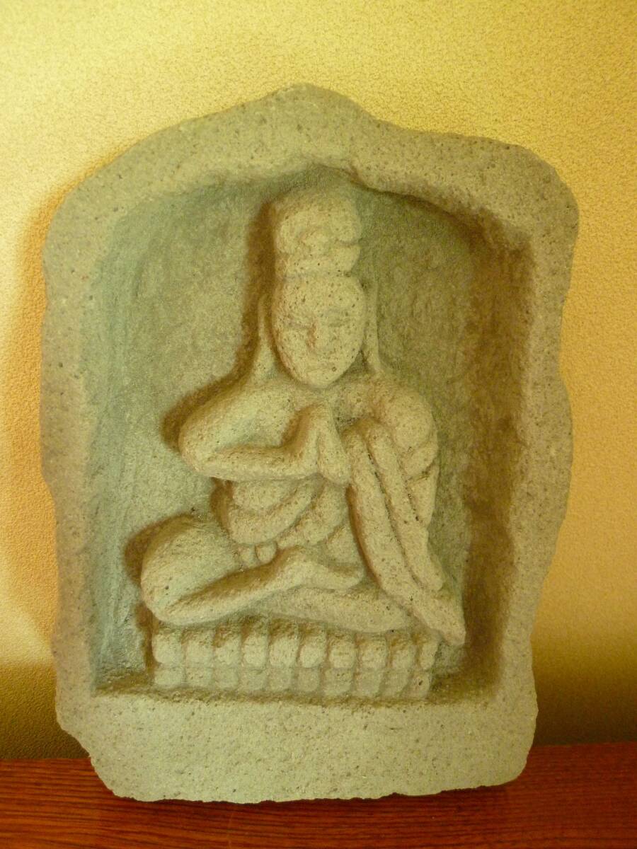 【即決・石造】 石像(25㎝×18cm×5㎝ 重量2.2Kg)彫刻 石造 仏像 仏教美術 石仏 遺跡拍卖
