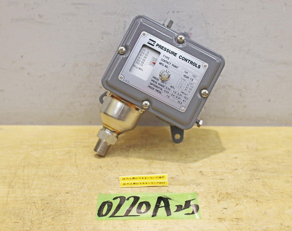 0220A25 未使用 SMC プレッシャーコントロール IS2761-1103L1 動作表示灯付圧力スイッチ IS2761シリーズ拍卖