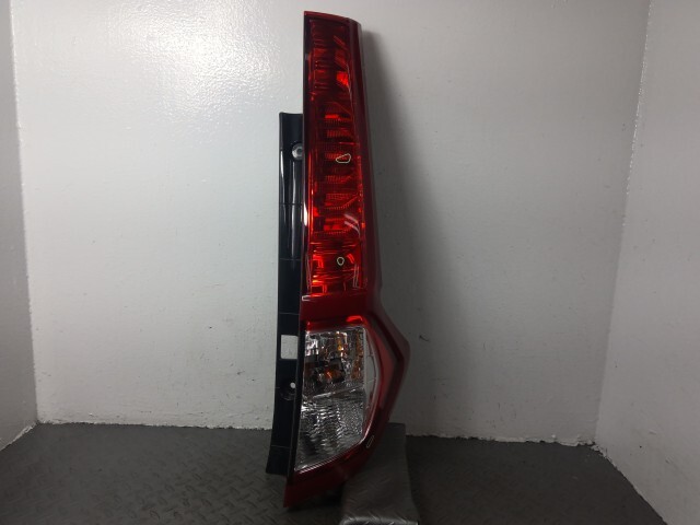 ルーミー M900A 右 テール ランプ ライト 81550-B1350拍卖