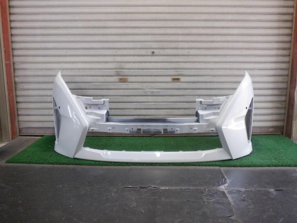 セレナ ハイウェイスター C28 フロントバンパー 62022 7DF0H (H3546)拍卖