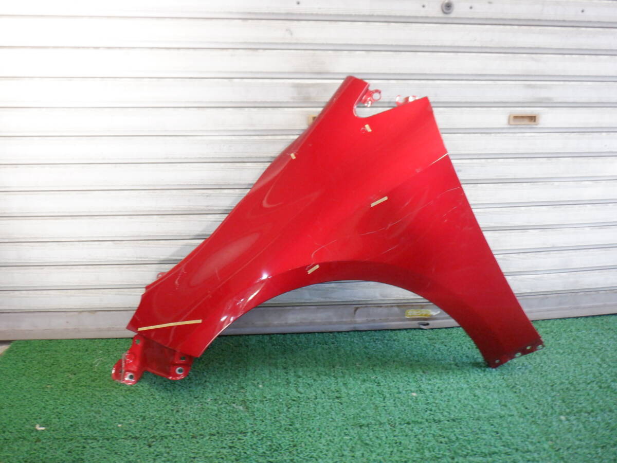 カローラスポーツ NRE210/ZRE212/ZWE211 左フェンダー (A3557)拍卖