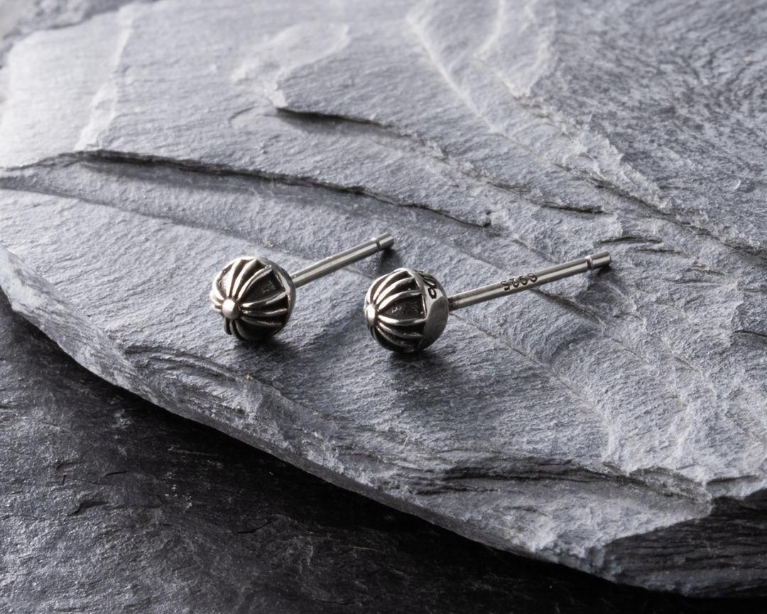 シルバー925 フレアモチーフ スタッドピアス 両耳 匿名配送 89拍卖