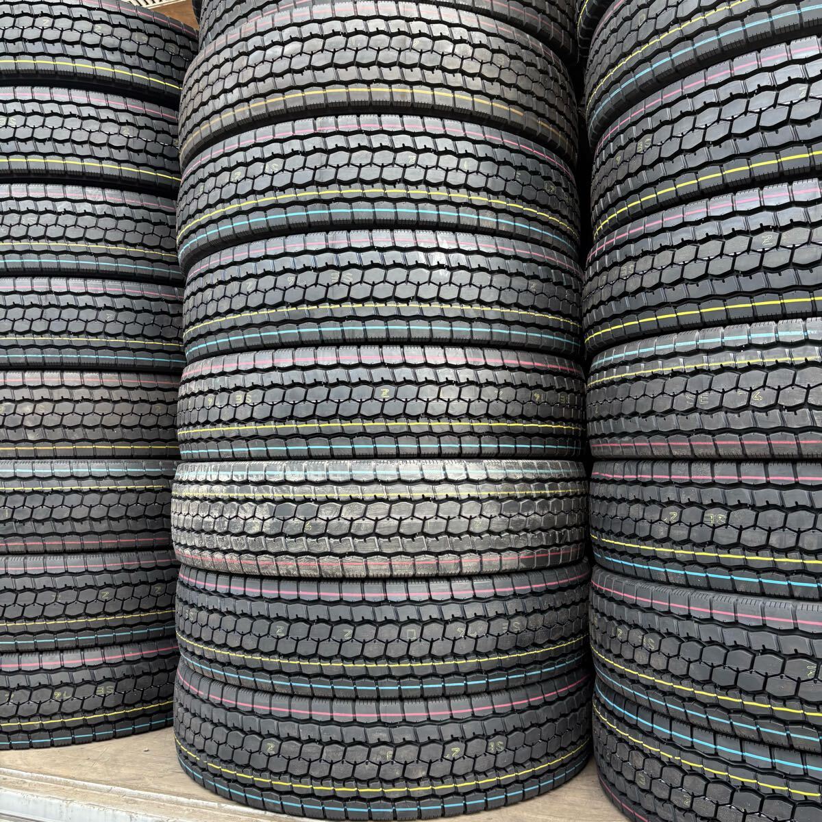 未使用品 11R22.5 16PR ブリヂストン M888 サマータイヤ 11/22.5 4本 2024年製造拍卖