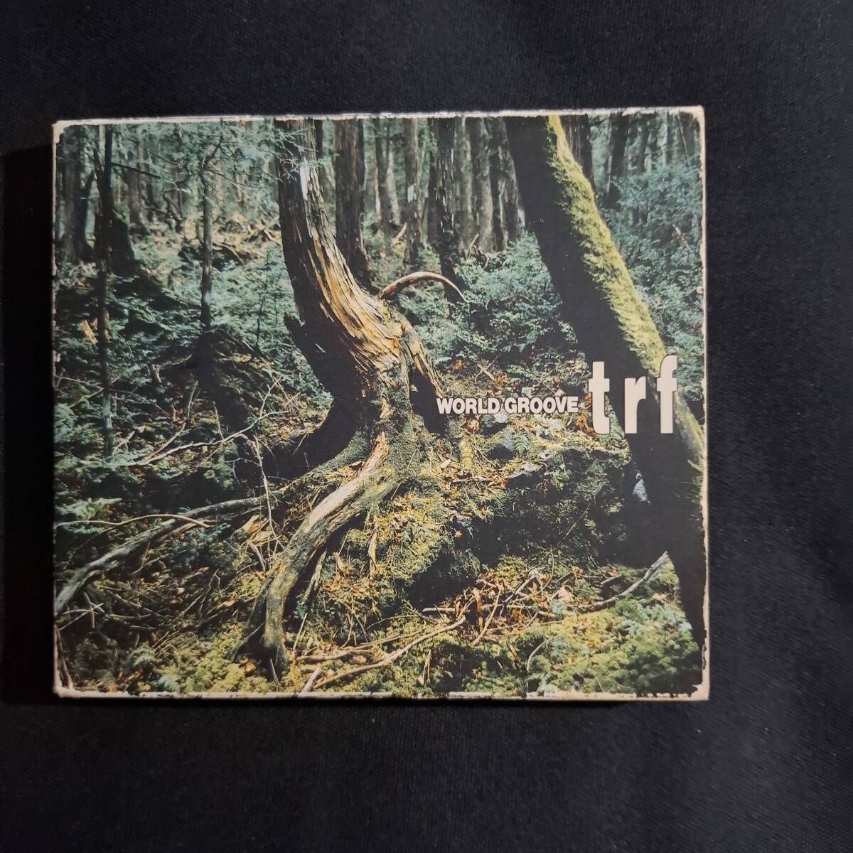【邦楽CD】trf 『WORLD GROOVE』(ワールド・グルーヴ)アルバム 初回ブックレット仕様拍卖