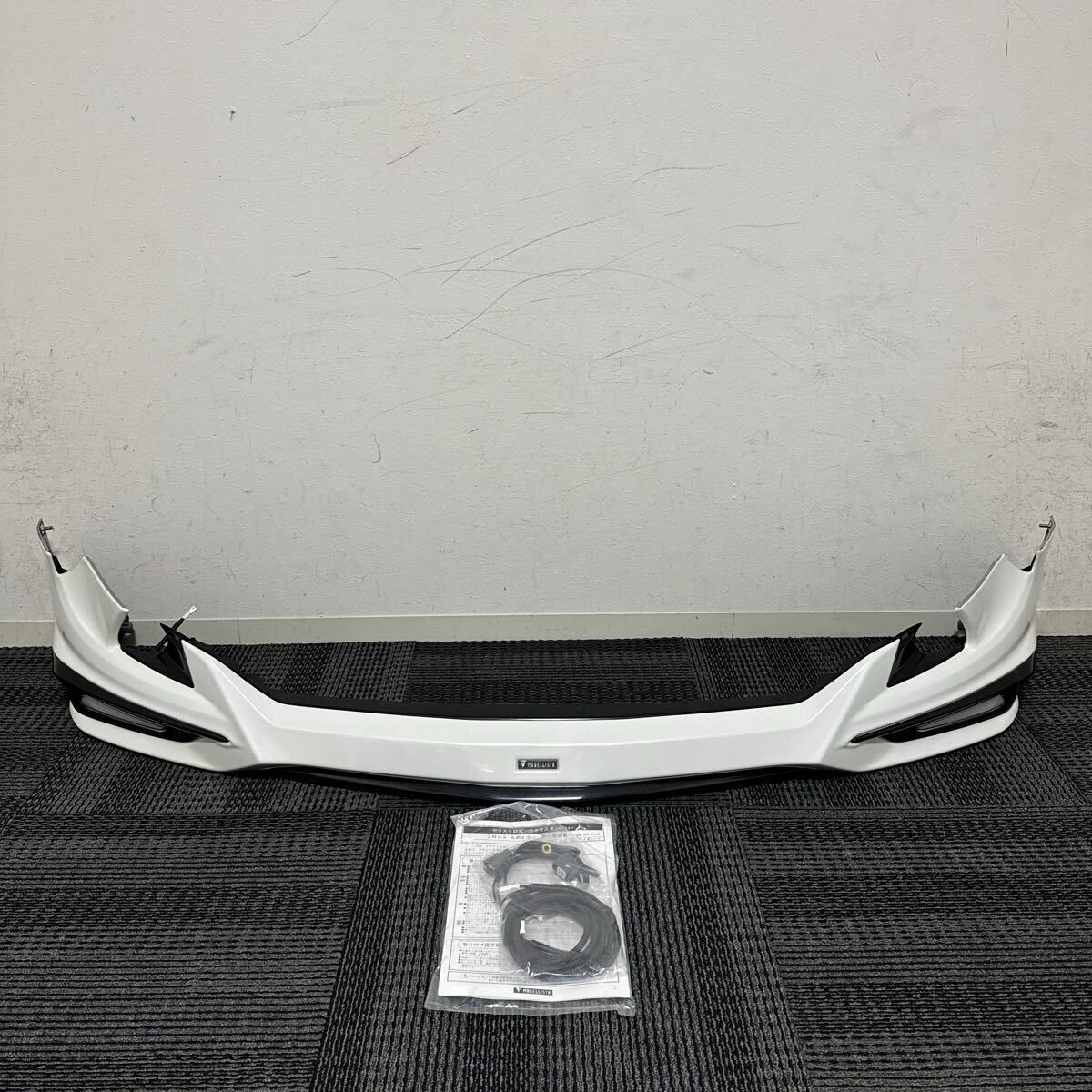 超美品 MXPJ10 MXPJ15 MXPB10 MXPB15 ヤリスクロス 純正OP モデリスタ フロントスポイラー ADVANCE ROBUST STYLE LED 070 パール 白拍卖