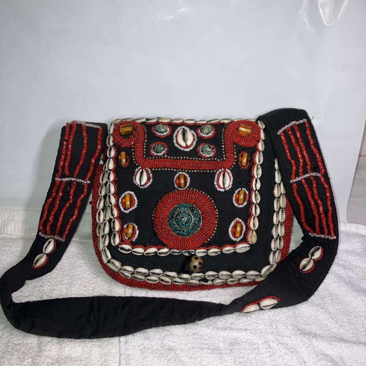 中国 骨董 民族バッグ 民芸品 珊瑚 貝 トルコ石 ショルダーバッグ 送料込み 現状扱い拍卖