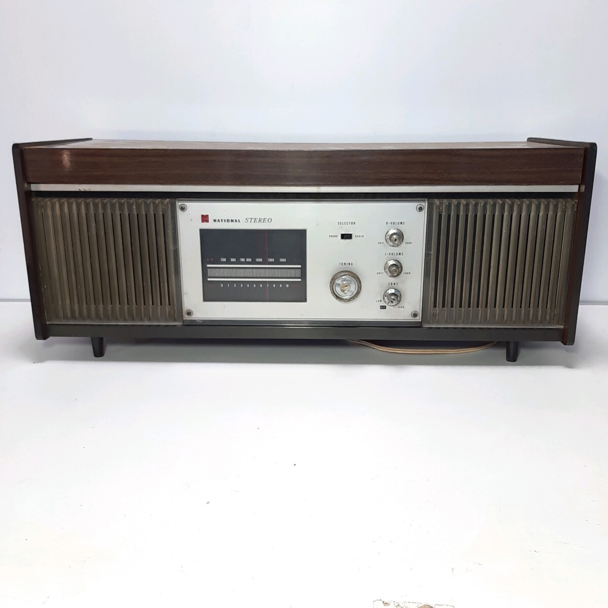 超希少◆ナショナル National 小型家具調真空管ステレオ SE-1300昭和レトロ(40年頃)のナショナルのてテーブルステレオ SE-1300 拍卖