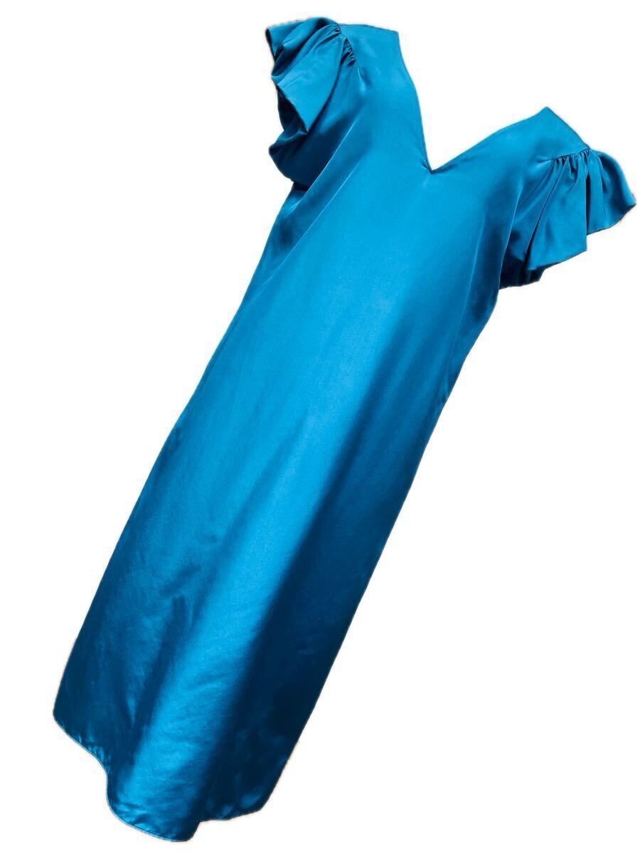 イヴ・サンローラン(Yves Saint Laurent/YSL) フリルスリーブ 総シルクワンピースドレスF38新品タグ付 サテン/シアンブルー/イタリア製拍卖