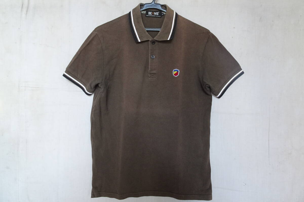 BEAMS/ビームス/半袖ポロシャツ/鹿の子素材/襟端・袖口白黒ライン入/パイル地ワッペン/こげ茶/ダークブラウン/Mサイズ(8/29R7)拍卖