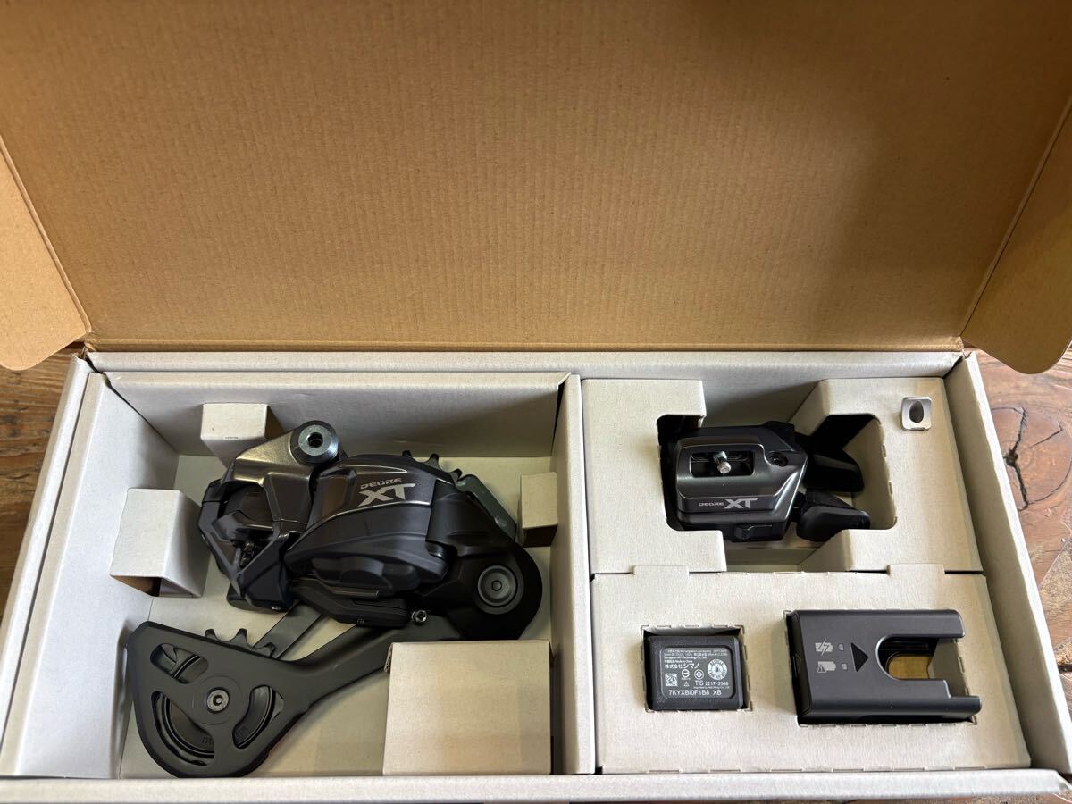 限定入荷 新品 箱入『新型シマノ XT M8250 DI2 ワイヤレス ドライブトレイン アップグレードキット 5点セット SGSタイプ I-SPECレバー用』拍卖