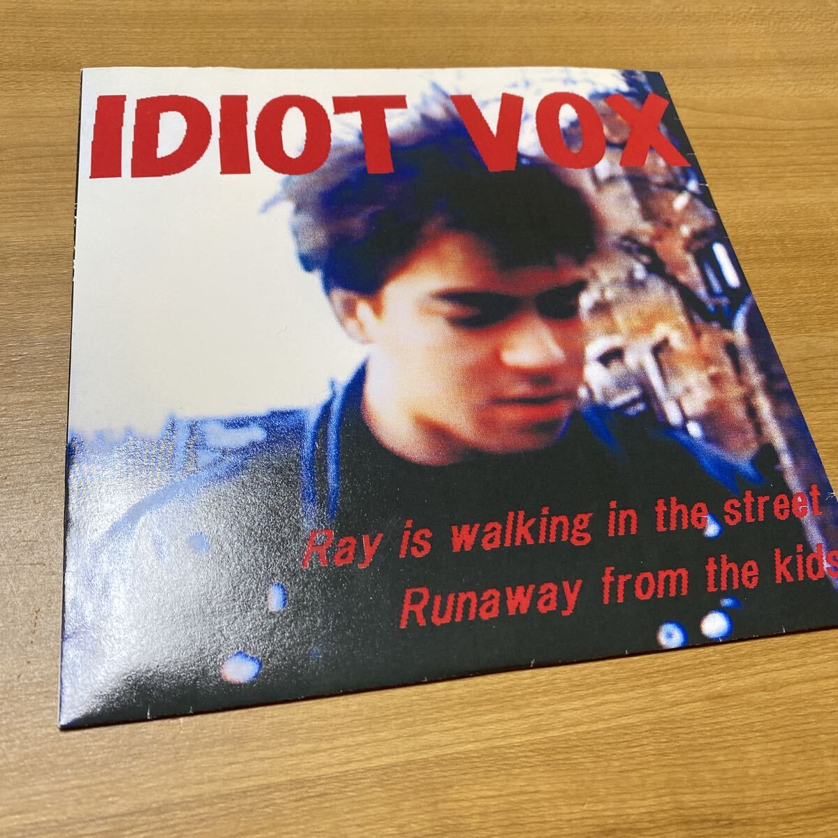 【同梱可】■ Idiot Vox ■ Ray Is Walking In The Street / Runaway From The Kids (7インチ)☆ 70825★拍卖