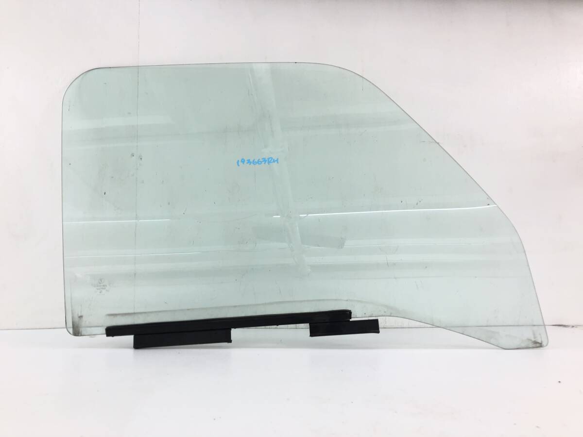 _b193663 スバル サンバートラック TB TT2ドア ガラス ウィンドウ フロント 右 F/RH M2A2 TT1 バン TV1 TV2 ディアスワゴン TW1 TW2拍卖