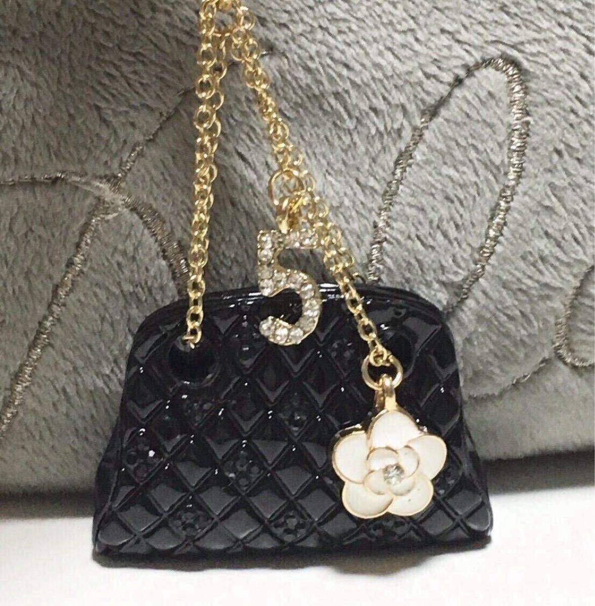 新品/バッグチャーム /キーホルダー バッグ カメリア レディース バッグ ブラック拍卖