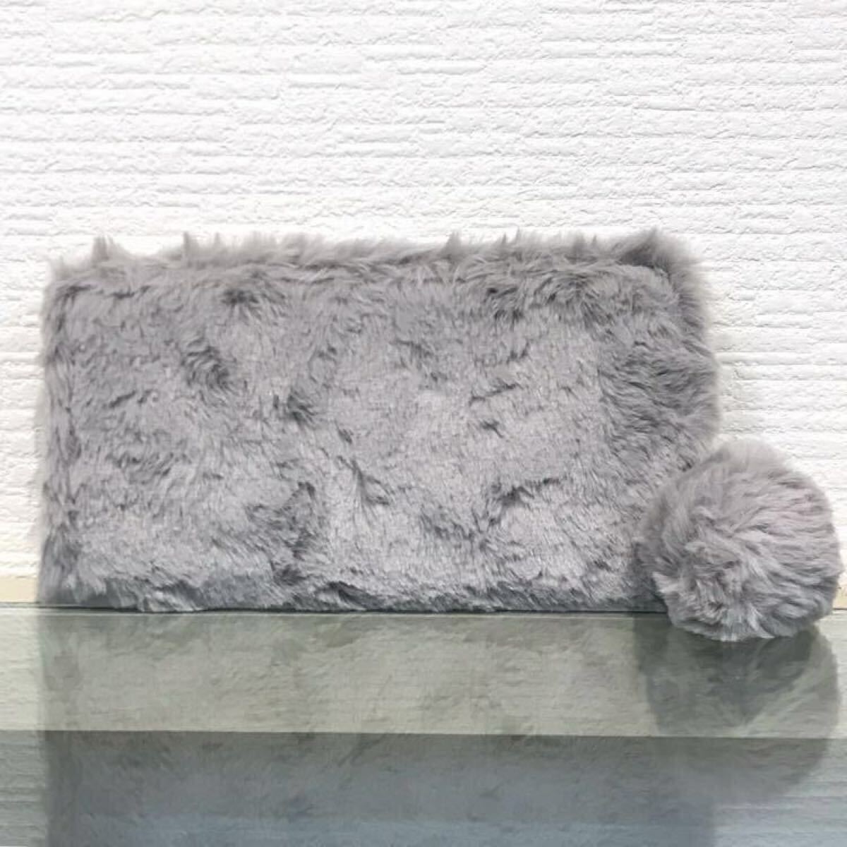 新品 長財布 ふわふわ ファー 可愛い レディース ライトグレー拍卖