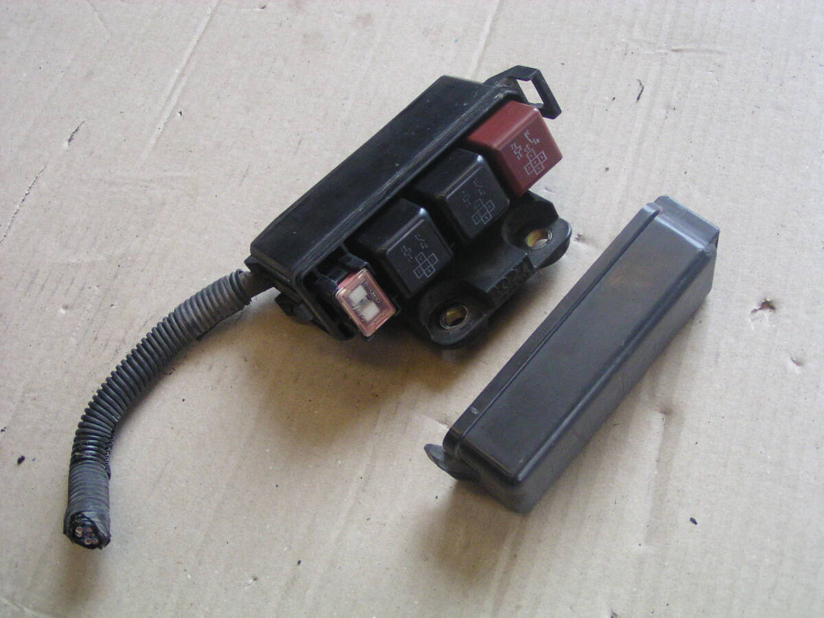 ☆ CE106 カローラバン AE100 EE100 ファンリレーBOX AE86流用 AE100 CE100 AE101 EE107 スプリンターバン拍卖