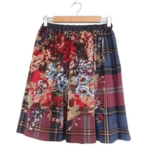 ロイスクレヨン Lois CRAYON スカート サイズM - レッド×ネイビー×マルチ レディース ひざ丈/花柄 美品 ボトムス拍卖