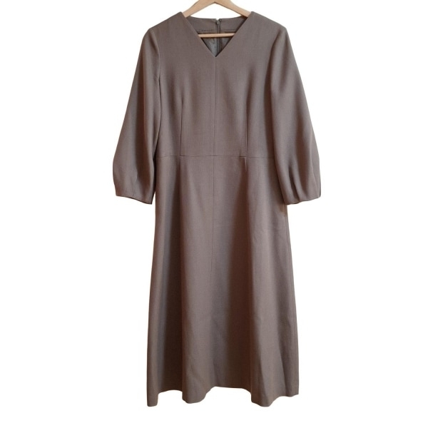 レキップ ヨシエイナバ L'EQUIPE YOSHIE INABA サイズ40 M - ダークブラウン レディース Vネック/長袖/ロング ワンピース拍卖