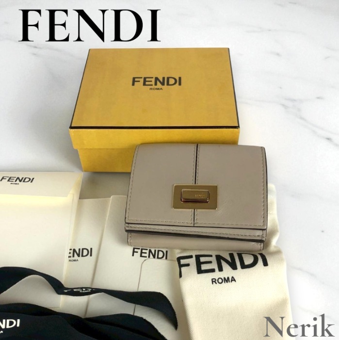 【付属品付き】 FENDI フェンディ セレリア 二つ折り財布 コンパクトウォレット ベージュ 人気 ブランド エレガント 送料無料! 拍卖