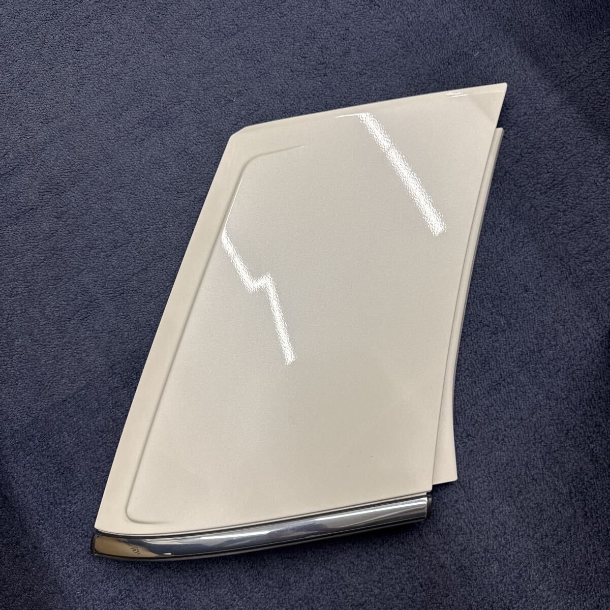 ダイハツ キャスト 右クォーターパネルカバー 75605 RH パール拍卖