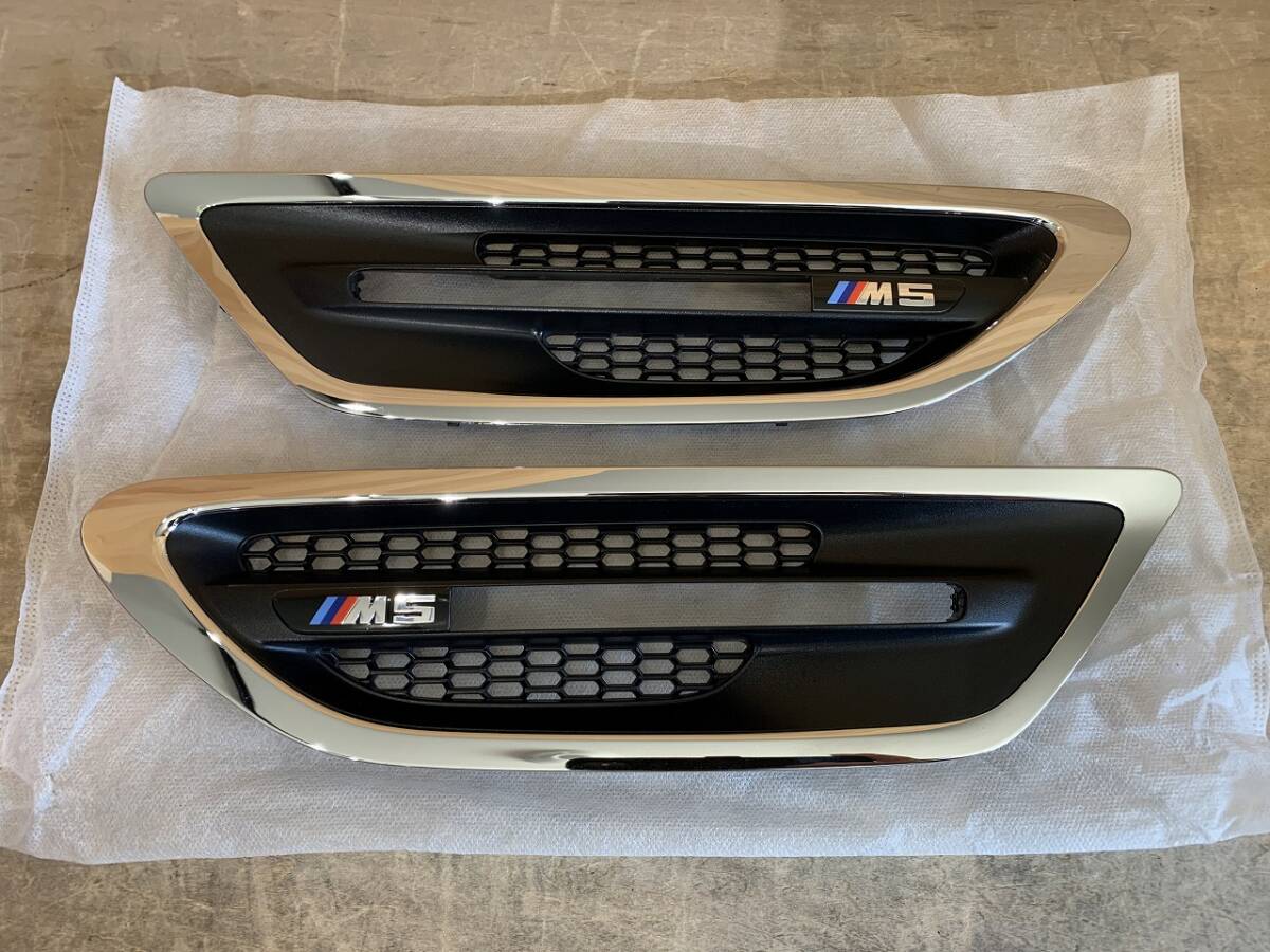 【2508015】BMW F10 M5 純正 サイド フェンダー ダクト 左右セット L51.13-7903879 R51.13-7903880拍卖