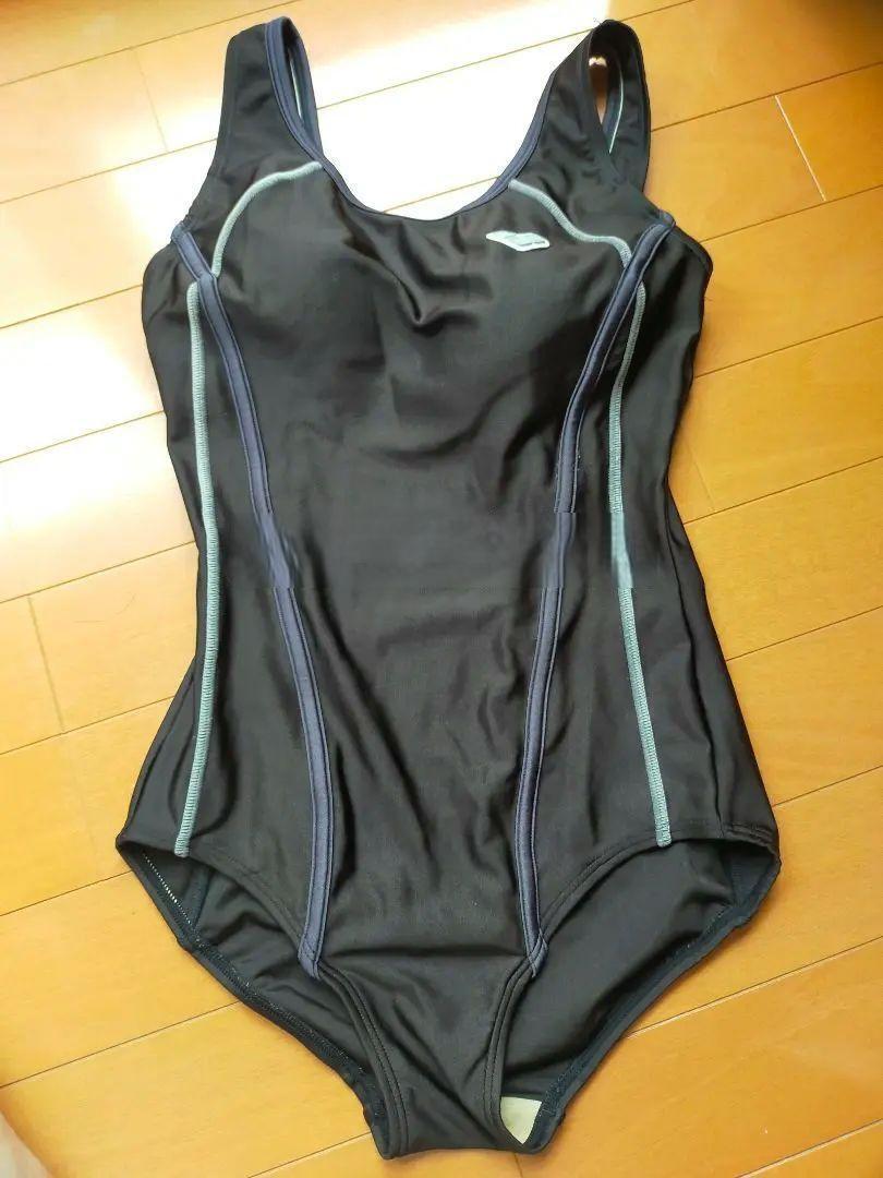アリーナ Mサイズ 競泳水着 カップ付き 断捨離拍卖