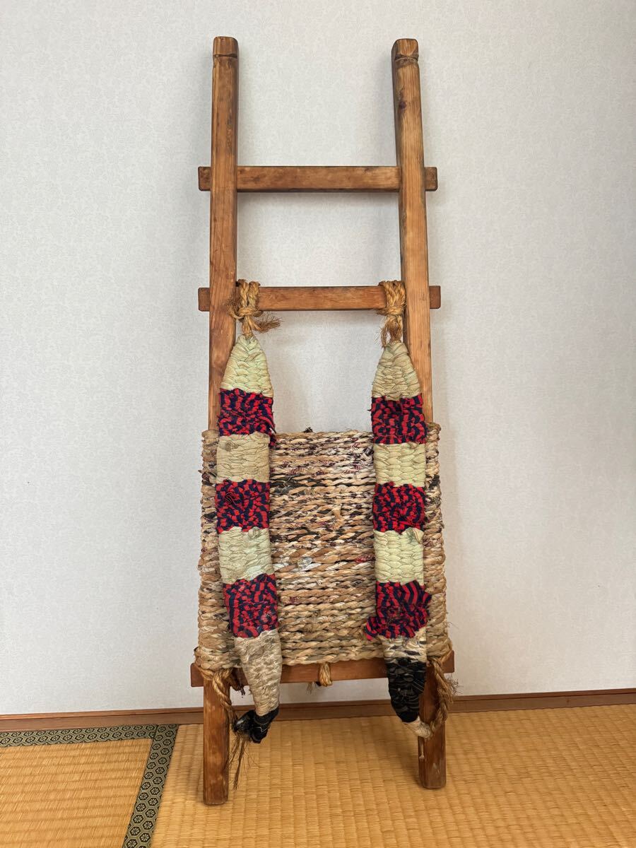 古い 背負子 縄 古民具 古道具 昭和レトロ アンティーク インテリア しょいこ 木製 農具 襤褸 ディスプレイ 古民家拍卖