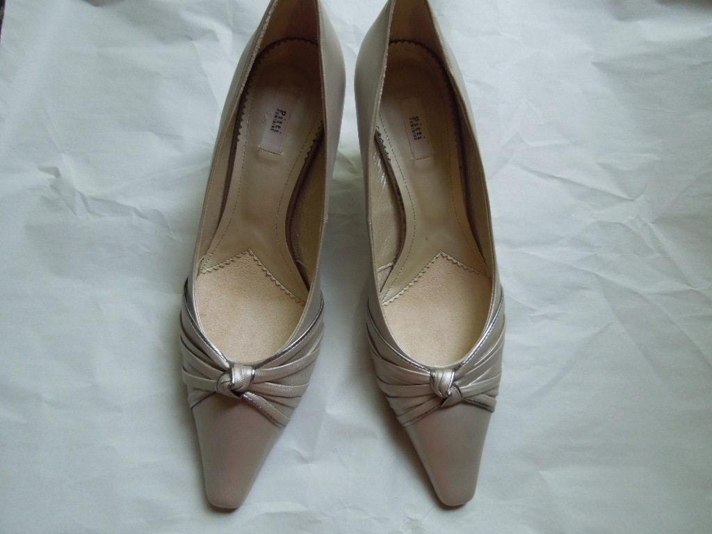 Pitti レザーパンプス シャンパンカラー ゴールド系 パーティ フォーマル 結婚式 24cm レディース パンプス 日本製 6cmヒール拍卖