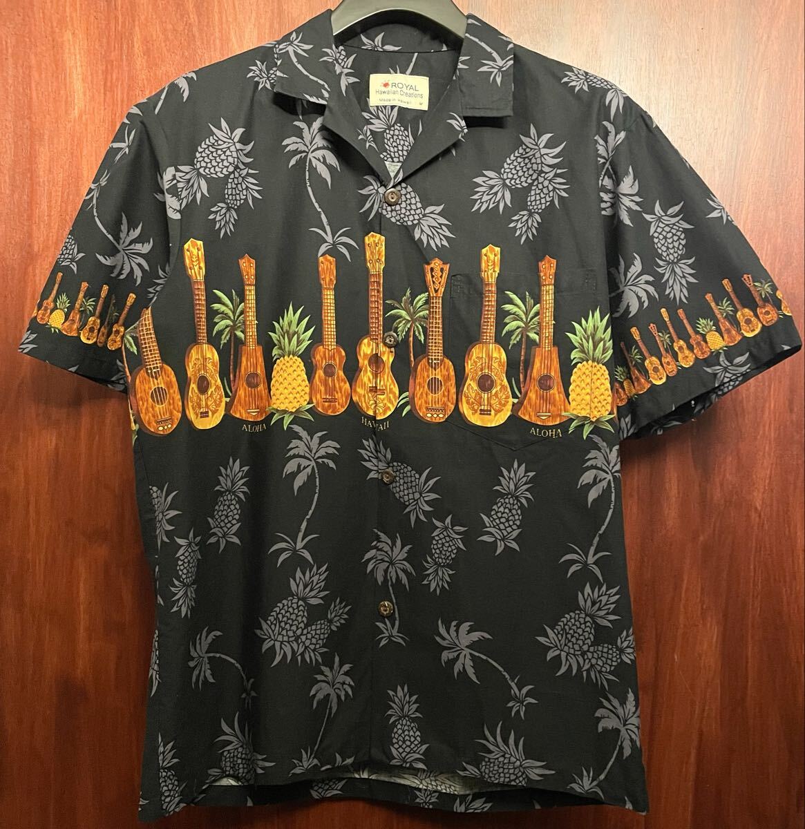 MADE IN HAWAII製 ROYAL Hawaiian Creations ウクレレ柄 コットンアロハシャツ ブラック Mサイズ ロイヤルハワイアンクリエイションズ 黒拍卖