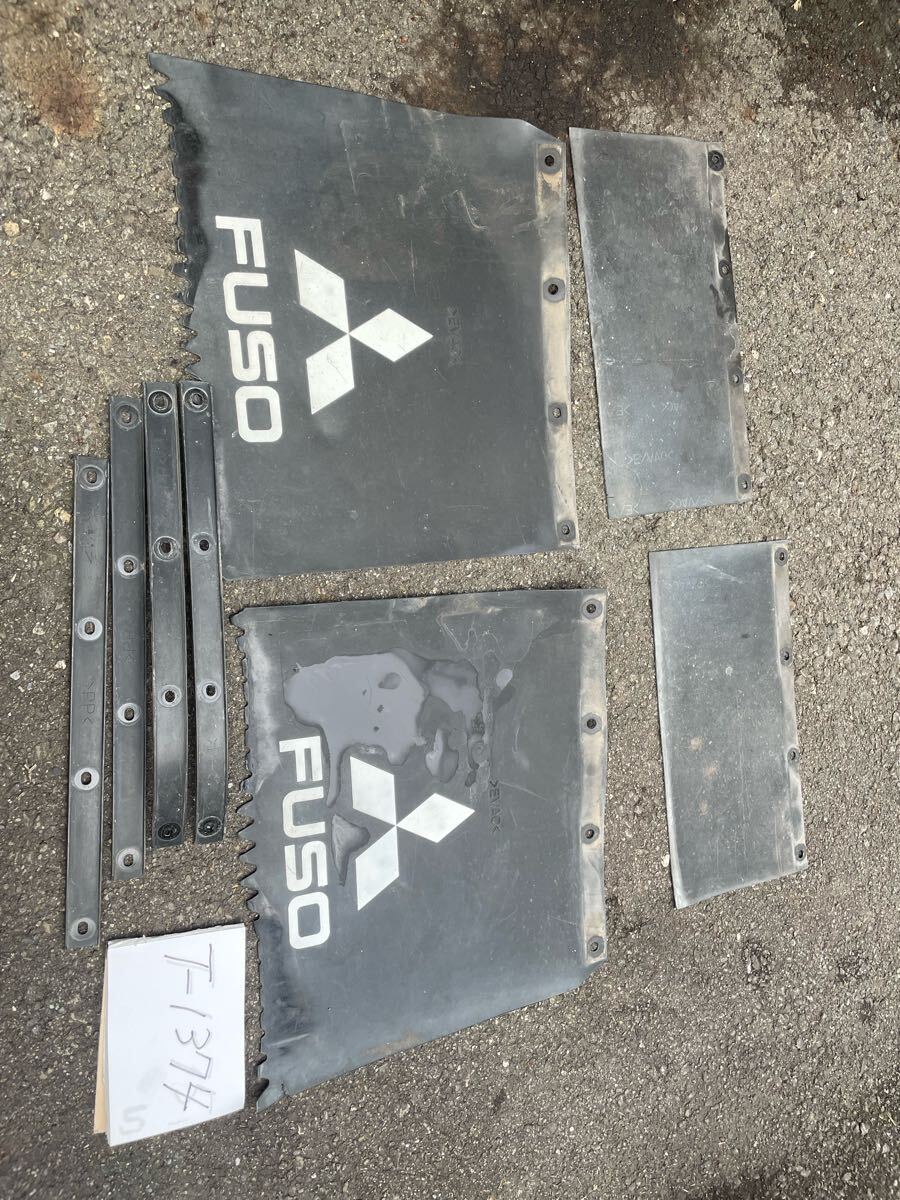 2トン トラック キャンター ジェネキャン ジェネレーションキャンター 泥よけ 泥除け どろよけ ドロヨケ タレゴム 垂れゴム拍卖