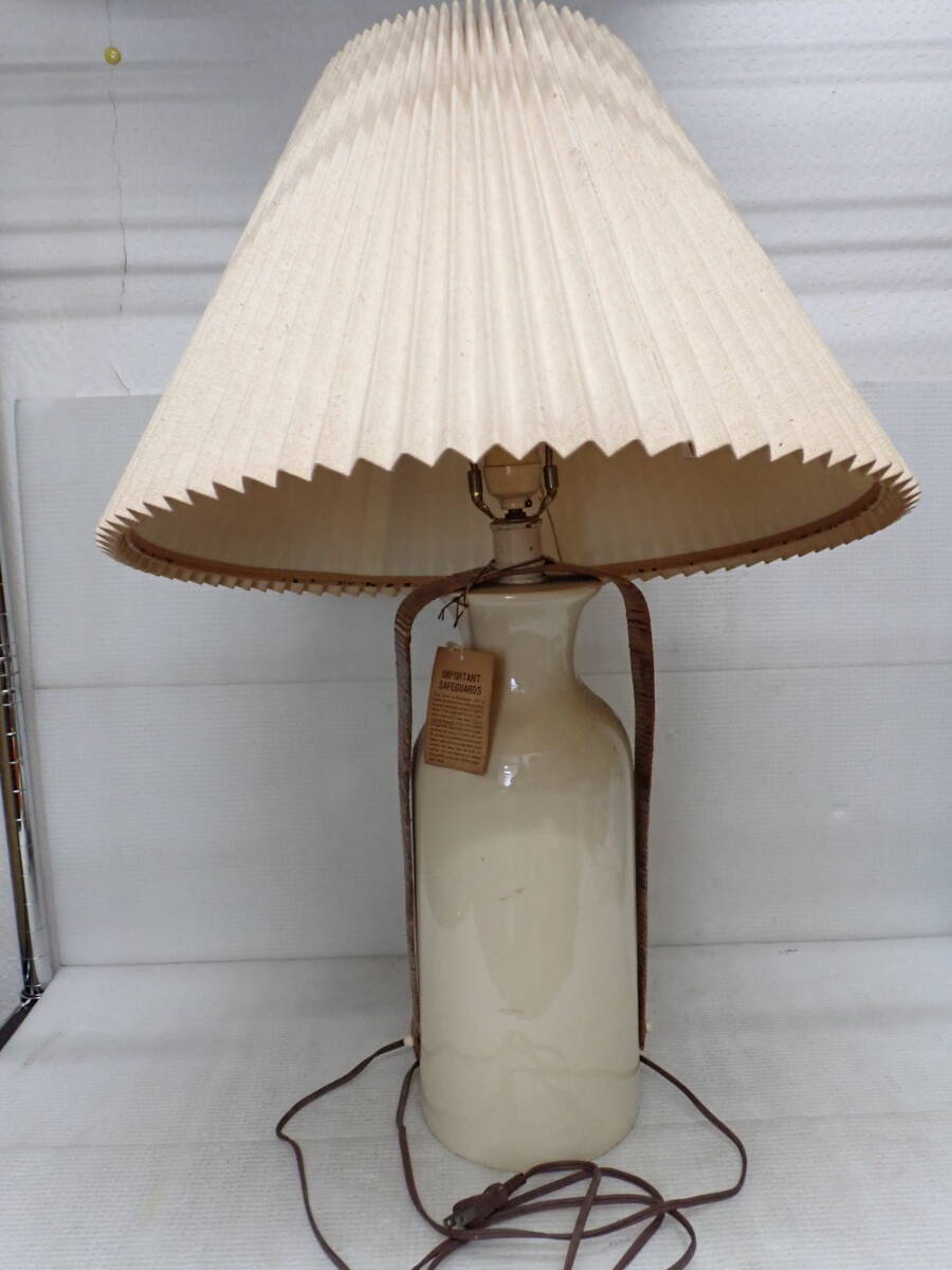 カリモク ランプシェード スタンドライト ベッドサイドライト 照明 ペンライト ヴィンテージ 高さ約70cm 陶器製 インテリア 点灯確認済 Z-M拍卖