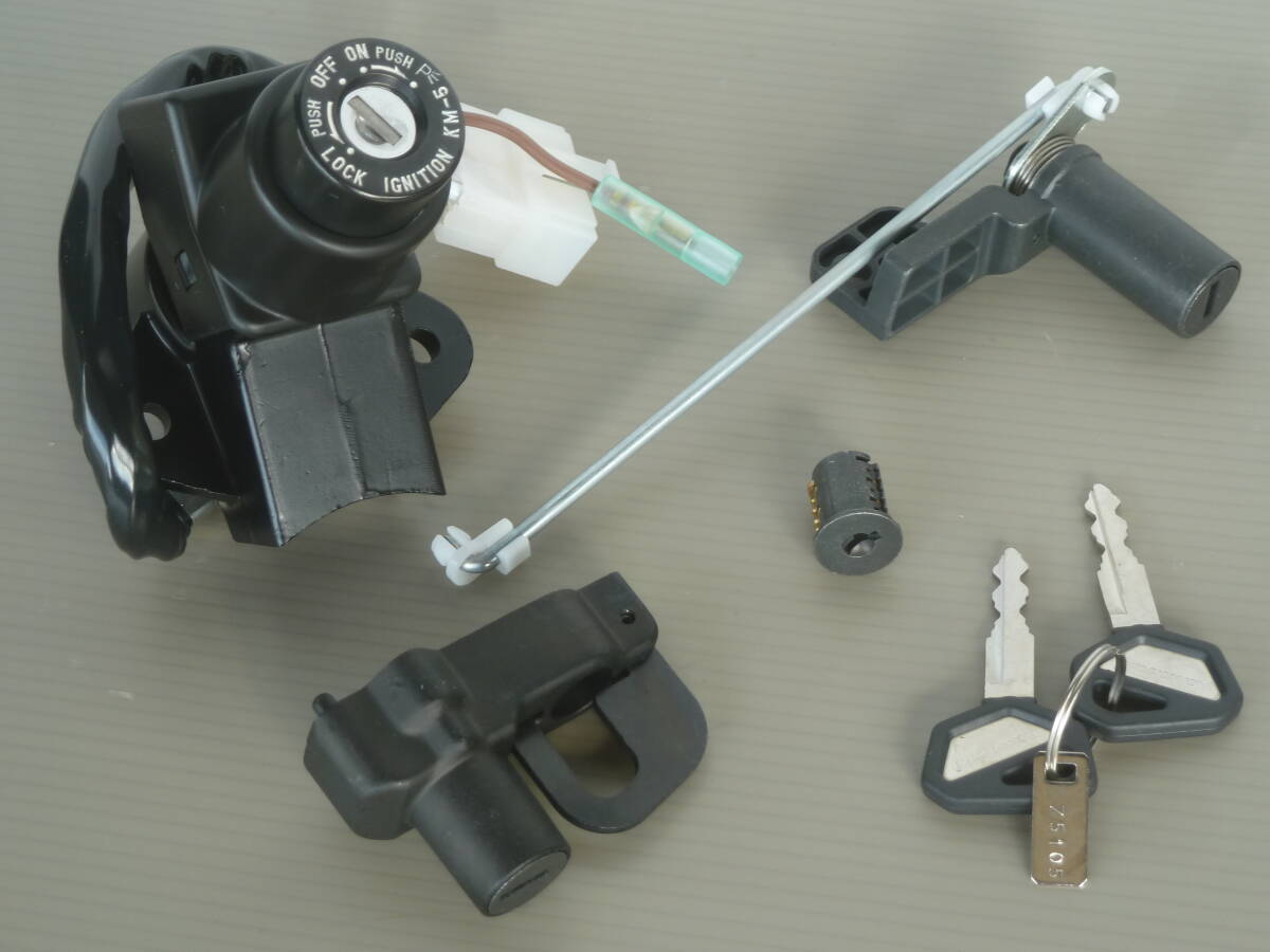 ゼファー750 C4-C6S カワサキ純正 キーセット 新品拍卖