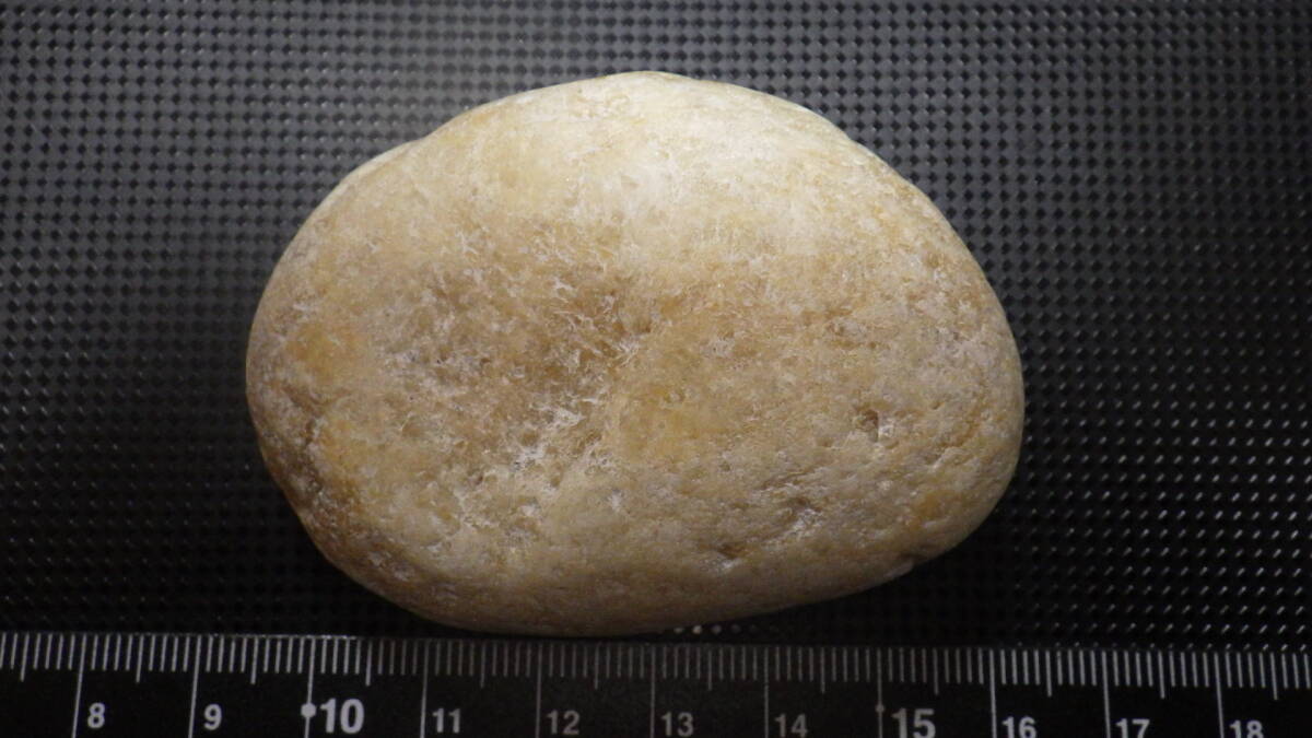 新彊産 黄玉 和田玉・原石121g(ユルンカシュ川採取品)拍卖