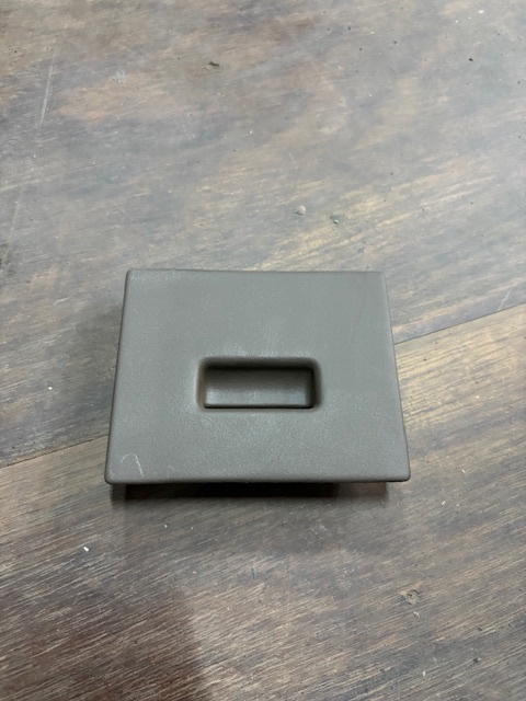 MIMA★Y31 セドリック★純正 ヒューズボックス/内装パーツ★旧車/E-CY31/グロリア/シーマ/日産/部品取り車拍卖