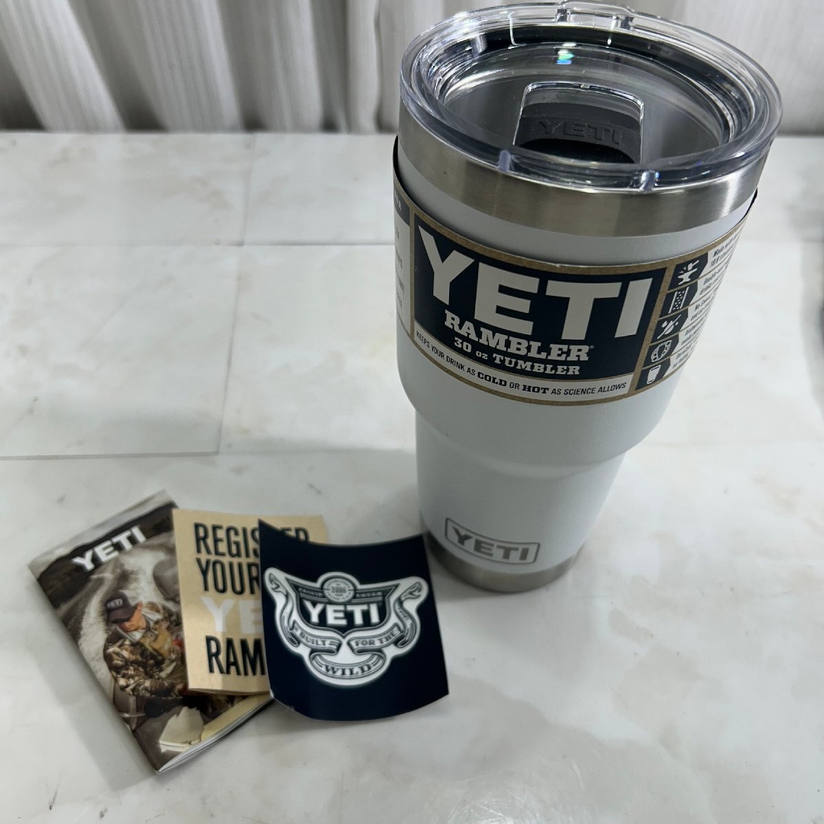 &M& YETI イエティ タンブラー 30オンス 30oz ホワイト 白 保温 保冷 アウトドア 水筒 ボトル コップ &H-250864拍卖