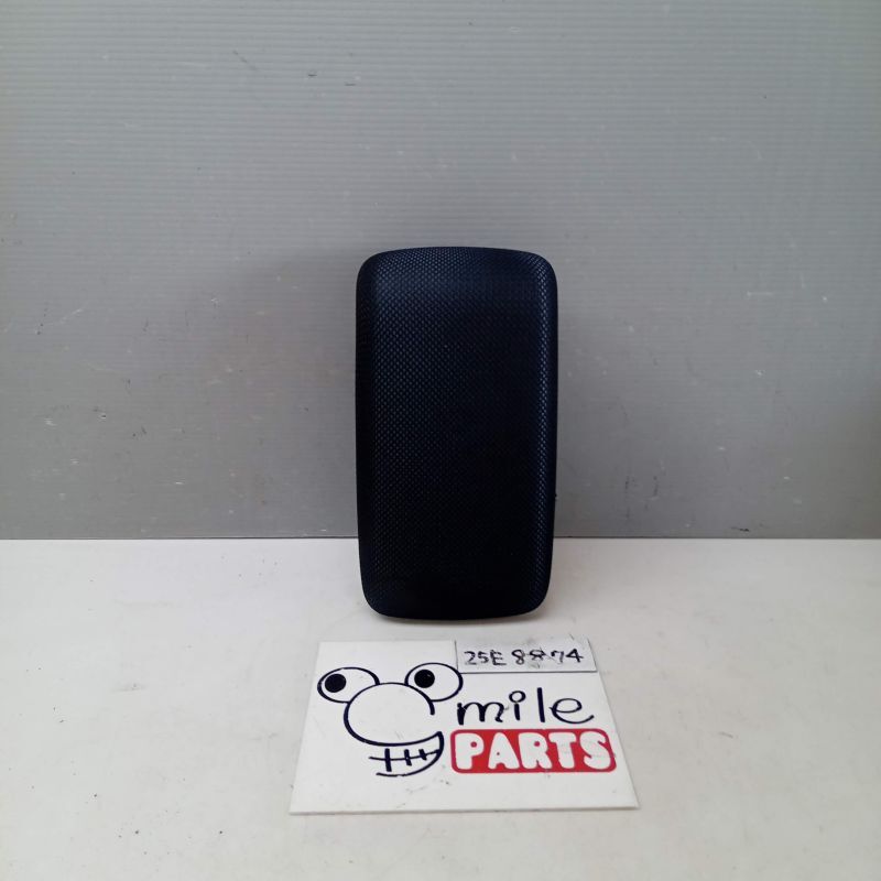 ST246W カルディナ 純正 センターコンソール蓋 2Z3-8-4/25E8874*同梱不可拍卖