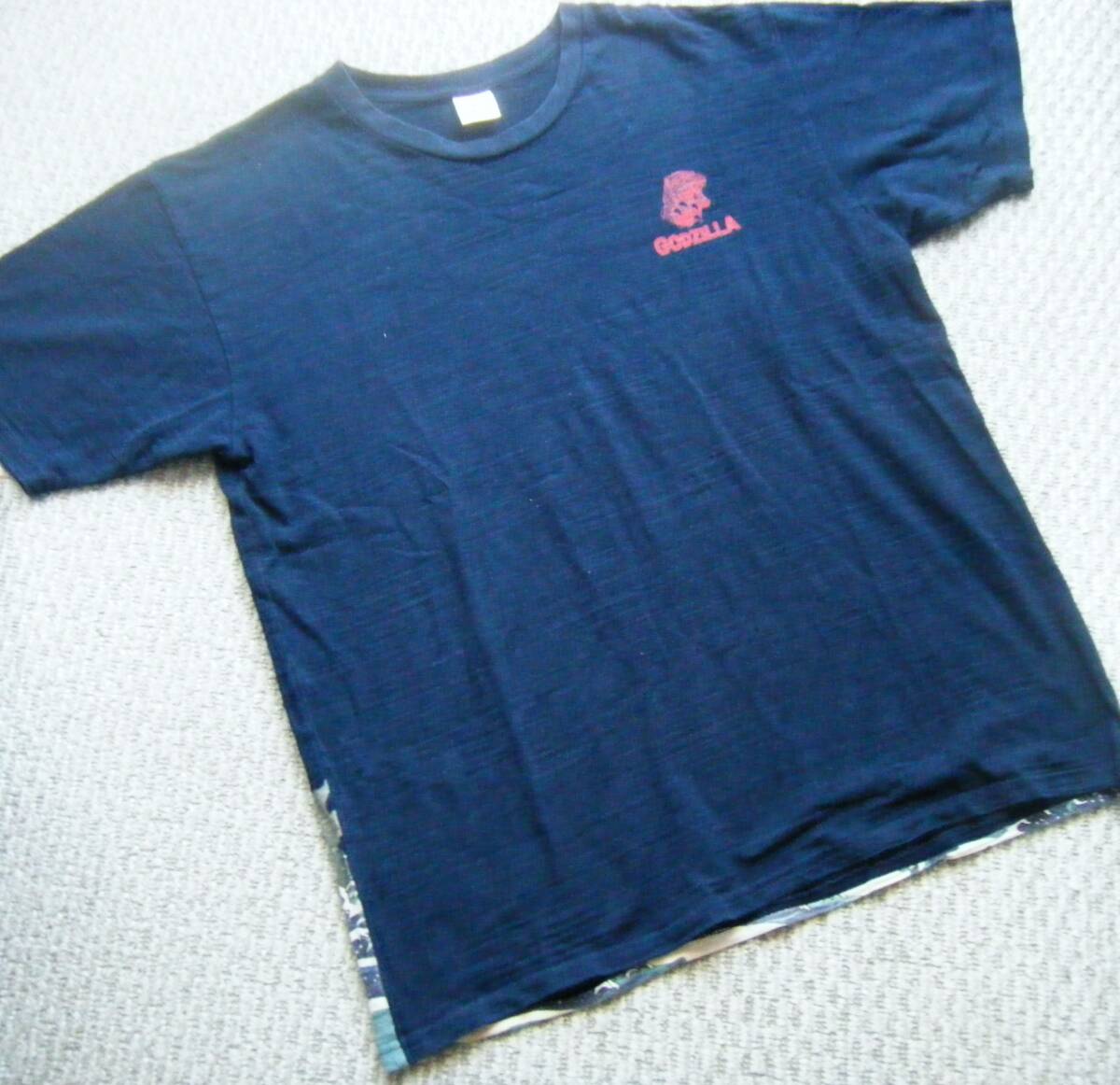 ☆GODILIA ゴジラ 半袖Tシャツ 丸首 XXLサイズ 拍卖