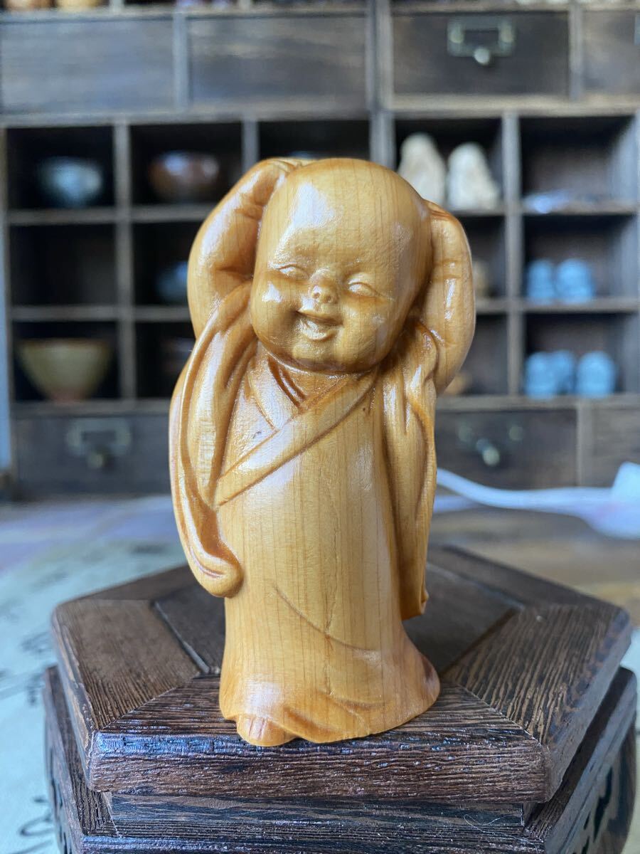 送料無料 仏教美術 高級木彫り 天然木彫刻 静思 木彫り 可愛い小僧オブジェ 置物仏工芸品 仏像 縁起物拍卖