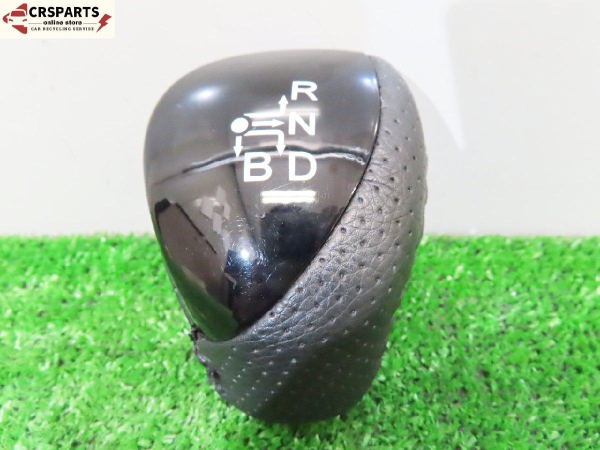 【即決】★送料込★ プリウス Gツーリング ZVW30 社外 シフトノブ パンチング レザー 中古 13397拍卖